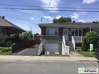 Beau bungalow jumelé rénové en 2022. Style aire ouverte et très lumineux. Il comprend 3 chambres au...