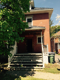 STUDENT HOUSE RENTAL - GUELPH - AVAILABLE  MAY 2024