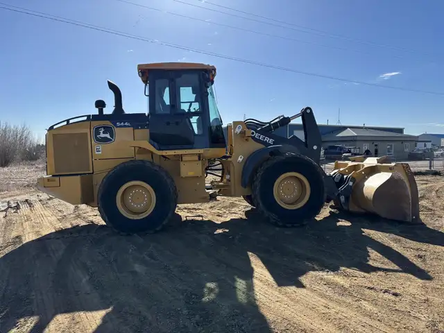 2019 DEERE 544L in Heavy Equipment in Lethbridge - Image 7