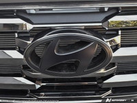 This Hyundai Tucson has a durable Regular Unleaded I-4 2.5 L/152 engine powering this Automatic tran... (image 8)
