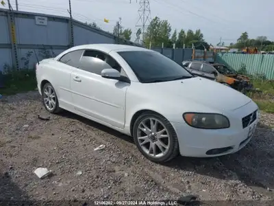 2008 Volvo C70 Base 224,424 KM 2.5L, 5 Cylinder Engine AM/FM/Radio, A/C, Cruise Control Has Internal...