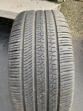 a nice all season Pirelli RUN FLAT performance tire in great shape (1 TIRE ONLY) size 255/40/20 101W...