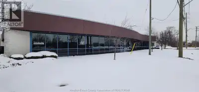 Position your company in a modern, highly visible corporate office environment offering 5,794 sq ft...