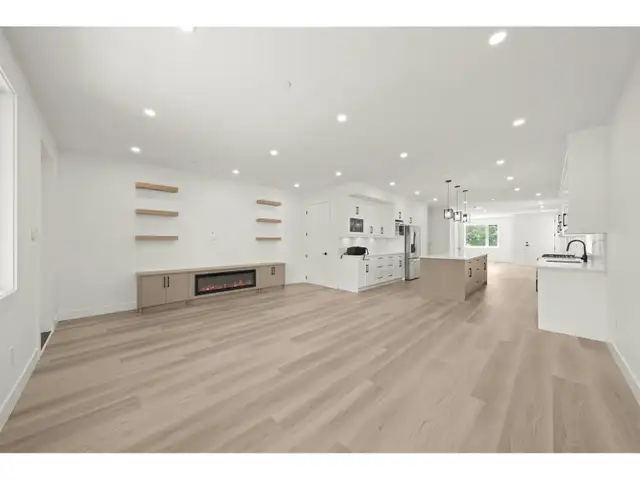 1 26725 FRASER HIGHWAY Langley, British Columbia63235552001155123