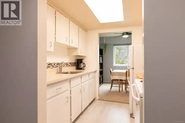 305 1151 Oscar St Victoria, British Columbia in Condos for Sale in Victoria - Image 6