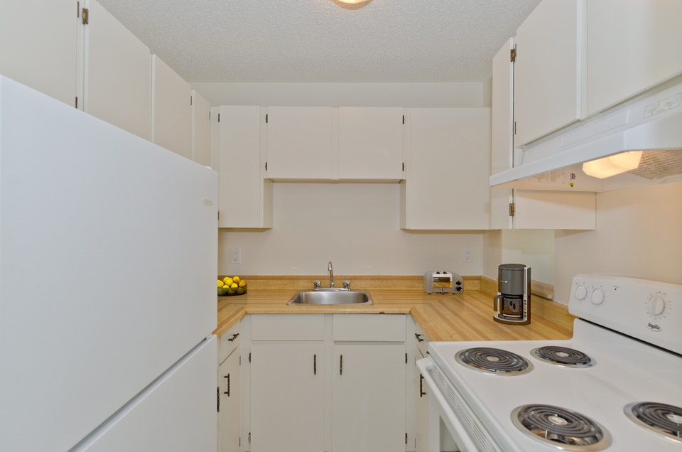 Pineridge Apartments - 2 Bedroom Apartment for Rent 5