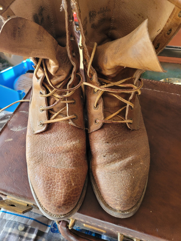 boots (justin) in Men's Shoes in Belleville
