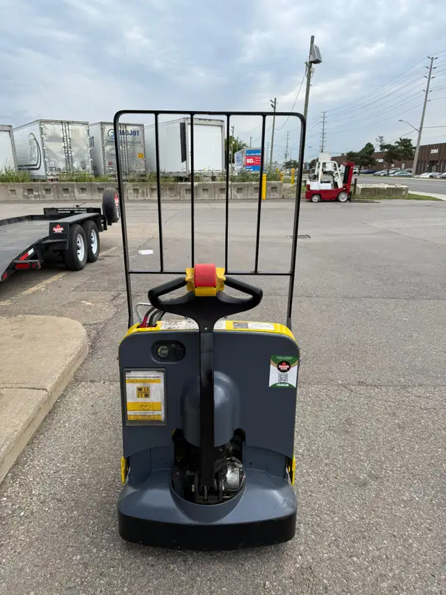 HYSTER WALK BEHIND ELECTRIC WALKIE PALLET JACK ON SALE in Heavy Equipment in Mississauga / Peel Region - Image 3