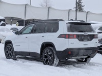 This Jeep Cherokee has a strong Intercooled Turbo Gas/Electric I-4 1.6 L/98 engine powering this Var... (image 5)