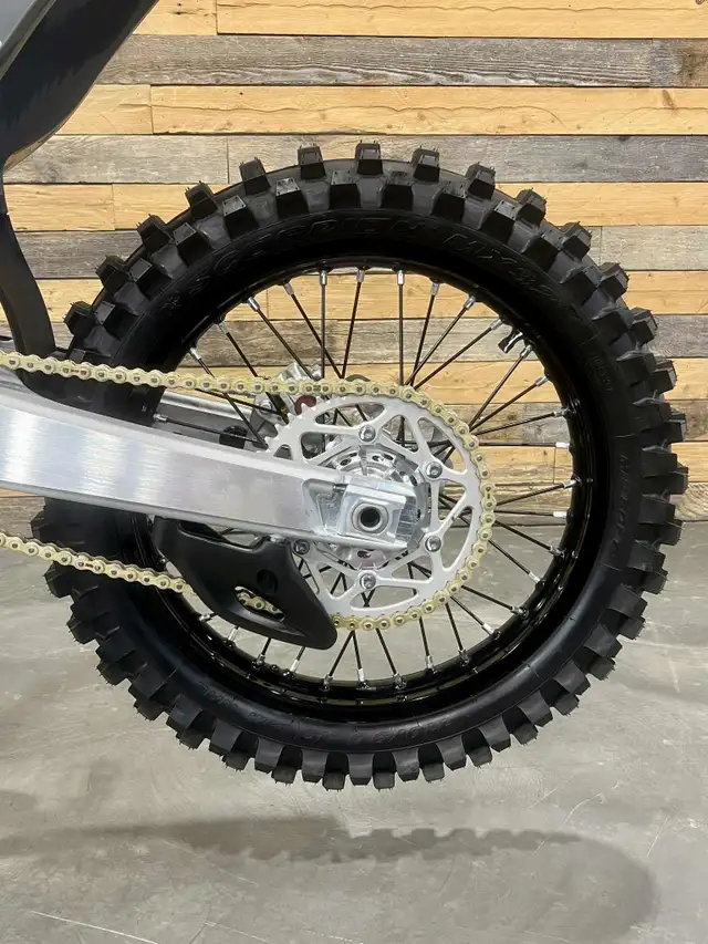 2025 STARK FUTURE VARG 1.2 MX-MOTOCROSS + 60 HP A 80 HP (ALPHA)  in Dirt Bikes & Motocross in Laval / North Shore - Image 23