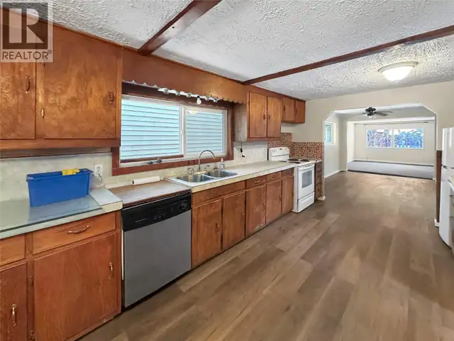 311 WATERFRONT Avenue Princeton, British Columbia in Houses for Sale in Penticton - Image 8