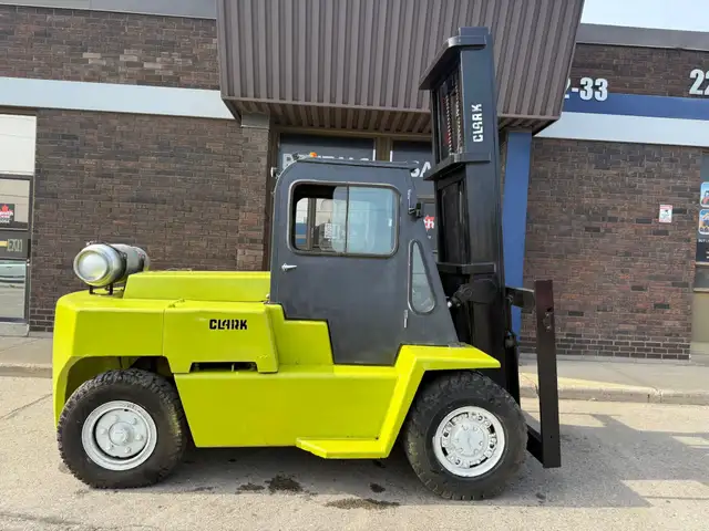 Clark Outdoor Forklift LPG 13000 lbs, refurbished.FORKS INCLUDED in Heavy Equipment in Mississauga / Peel Region - Image 4