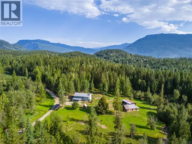 1750 Highway 23 South Highway S Revelstoke, British Columbia in Houses for Sale in Revelstoke - Image 14