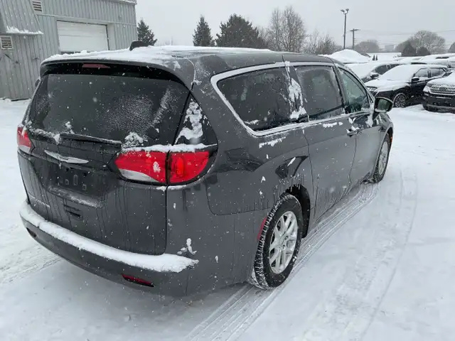 2023 Chrysler Grand Caravan SXT in Cars & Trucks in Ottawa - Image 4