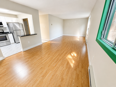 Bright & Spacious 2-Bedroom Apartment in Barrie LIMITED-TIME RENTAL INCENTIVE! Pay $200 less per mon...