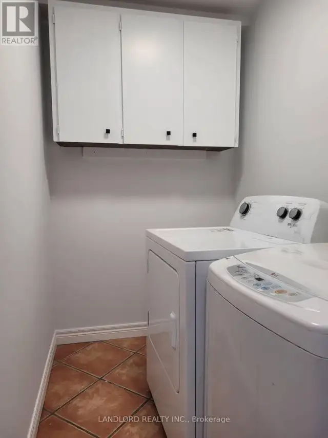 LOWER - 41 ALDWYCH AVENUE Toronto (Danforth Village-East York),  in Long Term Rentals in City of Toronto - Image 7