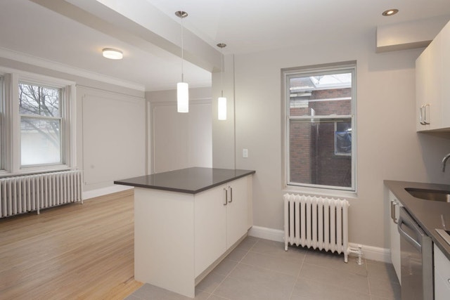 4557 Sherbrooke St W — photo 3