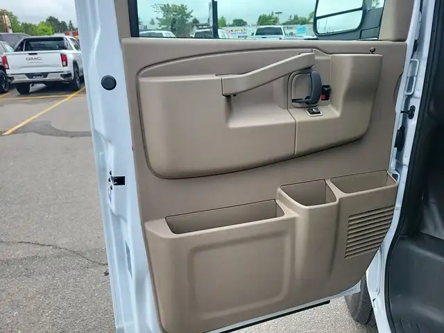 2025 Chevrolet Express 2500 Work Van in Cars & Trucks in Markham / York Region - Image 11
