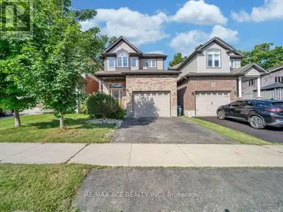 Welcome to your dream home! Do Not Miss Out on this 4(3+1) bedrooms and 4(3+1) Washrooms Detached we...