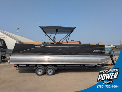 Powered by a Yamaha 350HP outboard, this 25’ tritoon delivers incredible performance with smooth, re...
