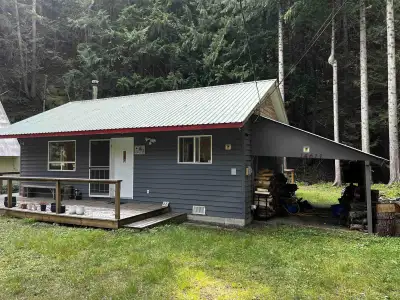 Perfect little single level rancher in Sunshine Valley just 15 min past Hope, BC awaits. This 2 bedr...