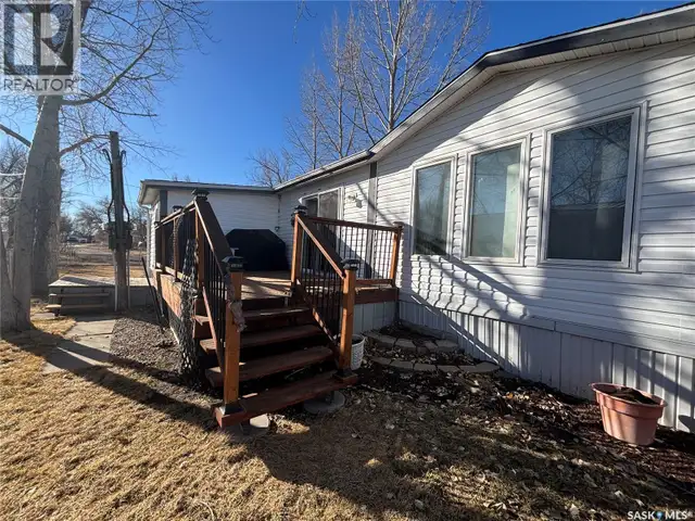 33 Cypress Mobile Home PARK Maple Creek, Saskatchewan in Houses for Sale in Swift Current - Image 6