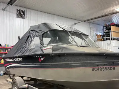 2013 tracker v-18 for sale. Low hour boat. Kicker only has 10 hours on it! 18 ft. Multiple live well...