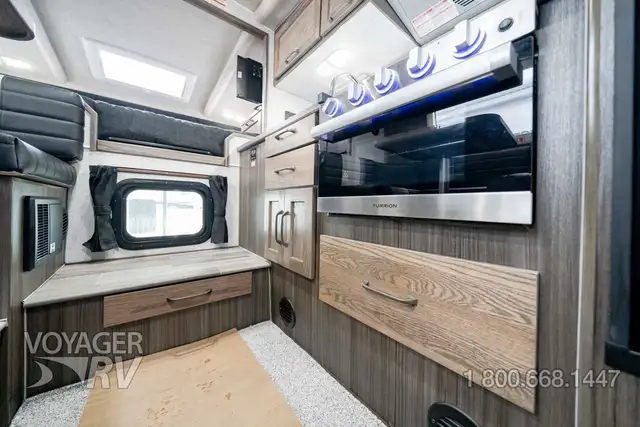 2027 Northern Lite 8.11 EX Dry Bath Limited Edition in Travel Trailers & Campers in Kelowna - Image 25