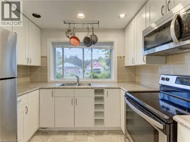 174 GLEN Road Kitchener, Ontario in Houses for Sale in Kitchener / Waterloo - Image 8
