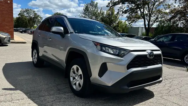 2021 Toyota RAV4 LE -NO ACCIDENT-LOW MILEAGE-BLIND SPOT MONITOR- in Cars & Trucks in Markham / York Region - Image 4