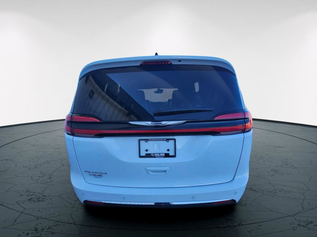 2024 Chrysler Pacifica Touring-L CAPRICE LEATHERETTE BUCKET S... in Cars & Trucks in Calgary - Image 3