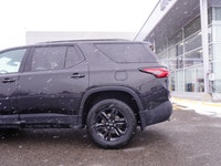 Tow Package, Power Liftgate, Wireless Charging, Blind Spot Detection, Heated Seats! This 2024 Chevro... (image 7)