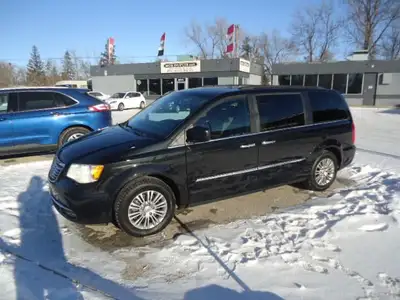 MUST BE SEEN AND DRIVEN!! VERY WELL CARED FOR FULLY LOADED FAMILY HAULER!! ITS GOT ALL THE GOODIES!!...