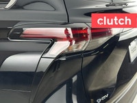 NO ACCIDENTS / CLEAN CARFAX / 1 OWNER / Power Sliding Doors, Front Heated Seats, Climate Control and... (image 9)