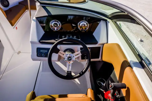 2026 Four Winns H2 Freedom in Powerboats & Motorboats in Rimouski / Bas-St-Laurent - Image 26