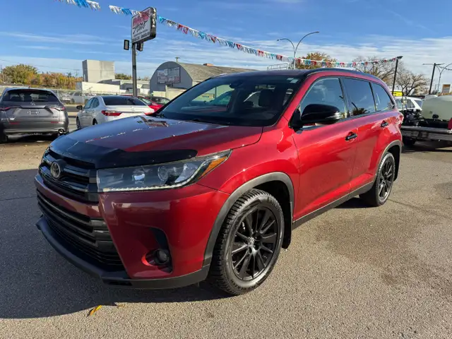 2019 Toyota Highlander SE-Nav-Htd seats-Black Appearance