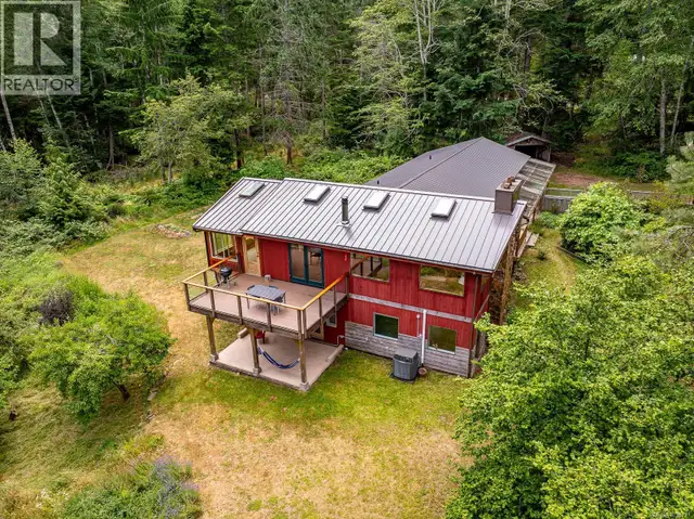 9900 Greenhill Rd Denman Island, British Columbia in Houses for Sale in Comox / Courtenay / Cumberland - Image 38