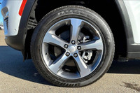 2.0 L 4 Cyl Engine Vehicle Options: Leather Interior, Panoramic Roof, Adaptive Cruise Control, Wirel... (image 8)