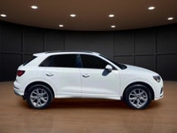 Price includes $1,000 finance credit. Price does not include fees or taxes. The 2022 Audi Q3 45 Komf... (image 4)