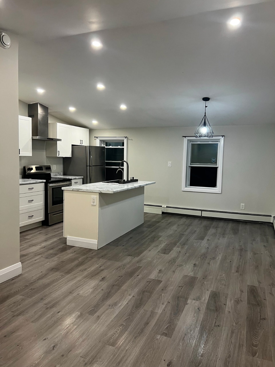278 Lloyd #4 - 2 bedroom apt for rent 3