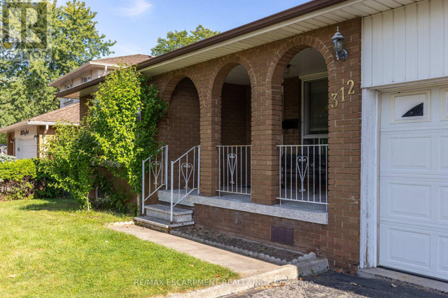 312 MARY STREET Oakville, Ontario in Houses for Sale in Oakville / Halton Region - Image 3