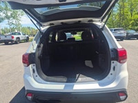 Price includes $1,000 finance credit. Price does not include fees or taxes. Experience the distingui... (image 9)