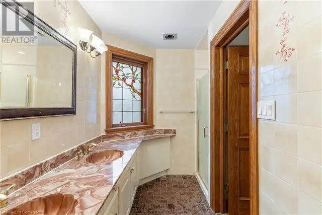 32 MAPLE HILL Drive Kitchener, Ontario in Houses for Sale in Kitchener / Waterloo - Image 28