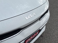 New Price! 2023 Kia Rio EX Premium Clear White 1.6L MPI DOHC FWD CVT 4D Hatchback NO ACCIDENTS, Blac... (image 9)