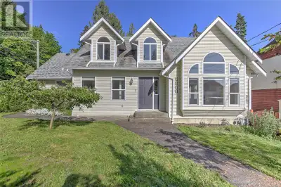 Backing onto the serene beauty of Askew Creek Park, this spacious and beautifully updated 5-bedroom,...