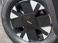 AMVIC Licensed Dealer. Price Expiry January 16, 2025 Engine: 1.6L 4 Cyl Gamma II Turbo HEV L/100Km C... (image 7)