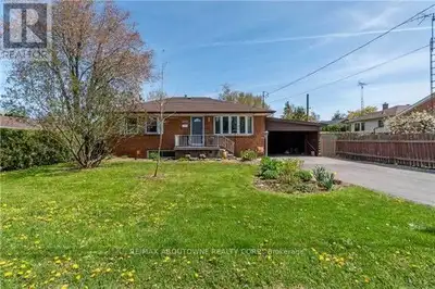 UNIT 2 - 242 KINGS COURT CRESCENT Milton (OM Old Milton), Ontari