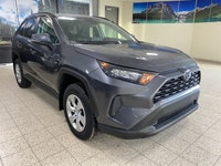 All Wheel Drive,Power Steering,ABS,Brake Assist,4-Wheel Disc Brakes,Tires - Front All-Season,Steel W... (image 2)