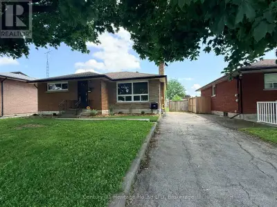 Available Immediately! Welcome to 6780 Hagar Avenue, Niagara Falls. Well-maintained all-brick bungal...