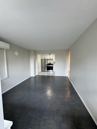 1 Bed, 1 Bath, Air-Conditioned, Recently Renovated Kitchen with Stainless Steel Appliances, Amazing... (image 1)